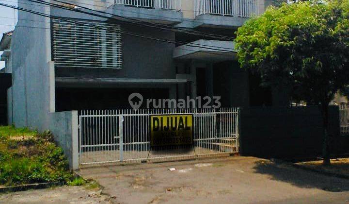 Rumah bagus di Kemang pratama bekasi 1