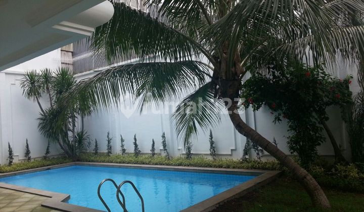 Nice House in the Elite Neighborhood of Kebayoran Baru 2