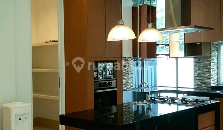 Good House Ready to Occupy 4 Bedrooms in Pondok Indah 2