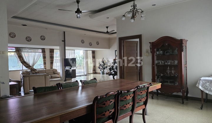 Dijual Rumah di Slipi Jalan Raya, Cocok untuk Usaha Hitung Tanah 2