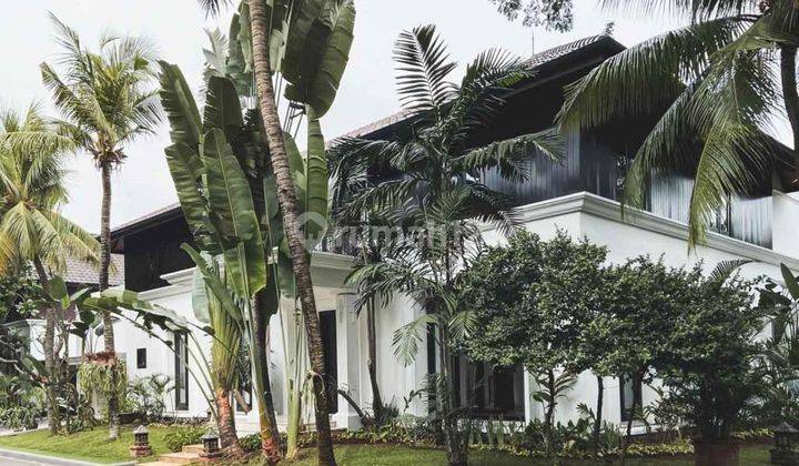 tampak depan beautiful house for rent at