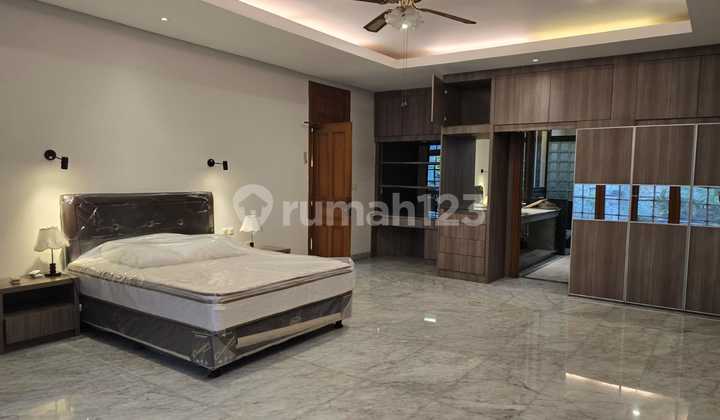 House, Ready to Occupy 5 Bedrooms, Swimming Pool in Pondok Indah 2