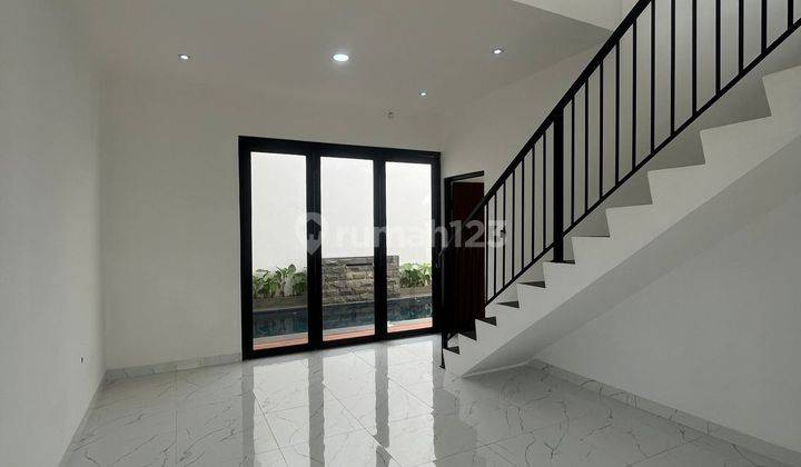 Dijual Rumah hook dengan kolam renang belakang Aeon mall Sentul 2