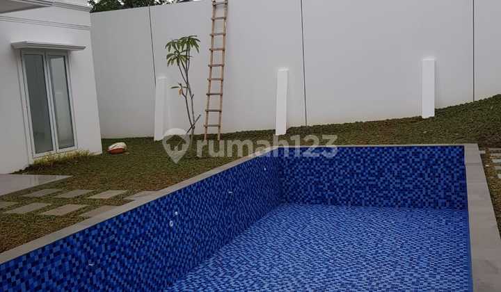 Rumah Kolam Renang di Cluster Lakeside Home Sentul City 2