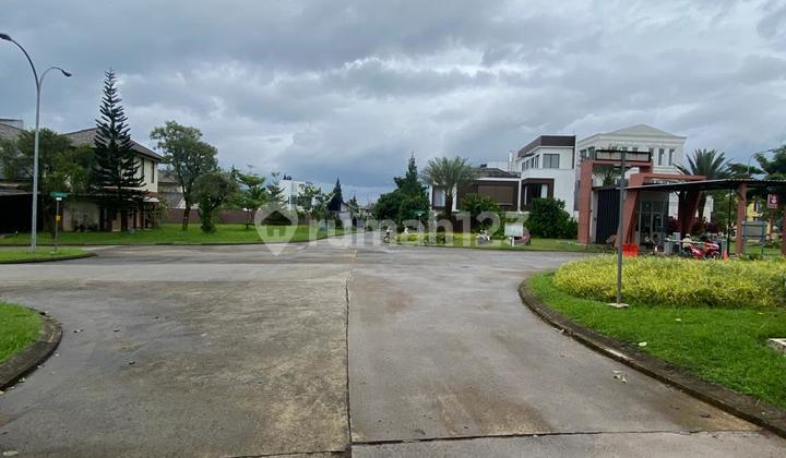 Rumah Hook Furnished dengan Kolam Renang Dekat Pegunungan 2