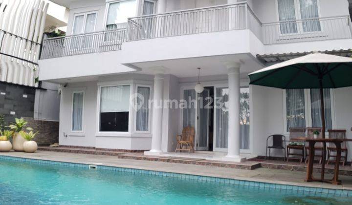 Rumah Full Furnished Kolam Renang Di Boulevard 1