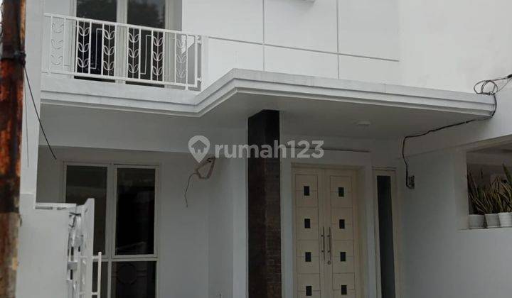 Rumah Komplek Pondok Kelapa Shm Bebas Banjir