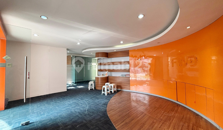 Cheap 900m2 Office Building on Jl. Wastukencana, Bandung