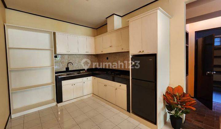 Murah Villa Leasehold 10 Tahun Furnished di Kerobokan, Bali 6