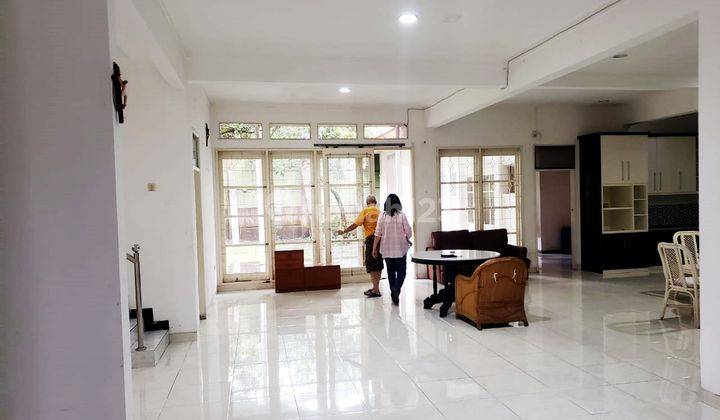 Murah Rumah Besar di Jl. Lembah Sukaresmi Sukajadi, Bandung 2