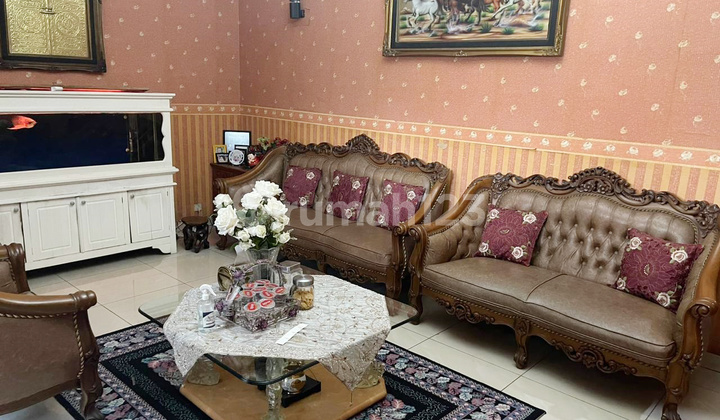 Affordable Good Ready to Live 4-Bedroom House in Batununggal, Bandung 2