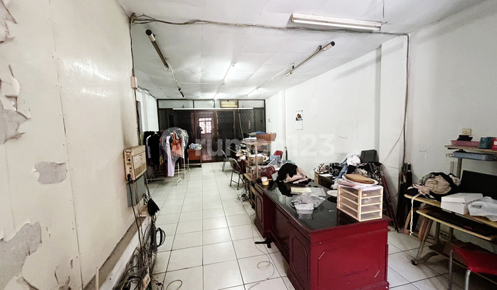 Affordable 5-Story Shop House with SHM on Cihampelas Street, Bandung 2