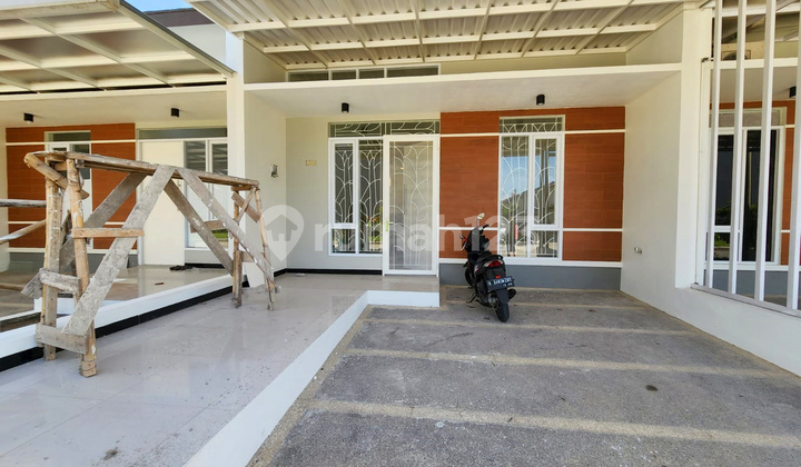 Affordable 3-Bedroom House in Taman Kopo Indah 5, Bandung 2