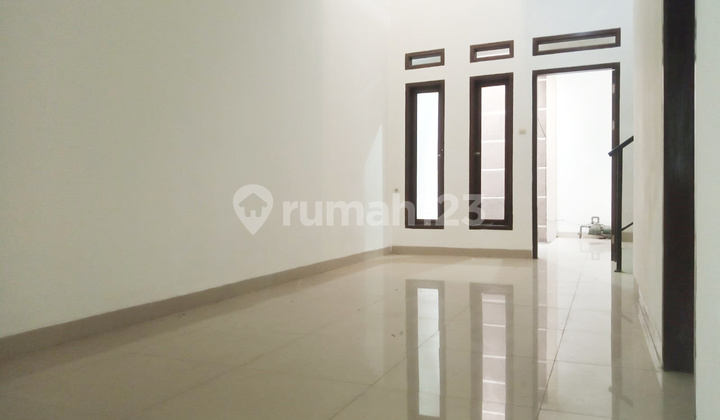 Murah Rumah Siap Huni 5 Kamar di Turangga, Bandung 2