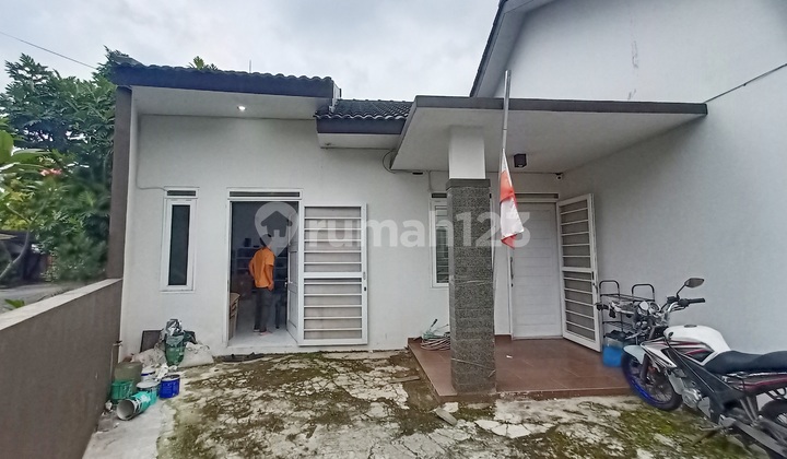 Murah Rumah Siap Huni Hoek di Taman Holis Indah, Bandung 2