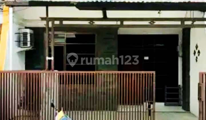 Affordable Furnished Ready-to-Occupy House on Jl. Kembar, Bandung Affordable Furnished Ready-to-Occupy House on Jl. Kembar, Bandung