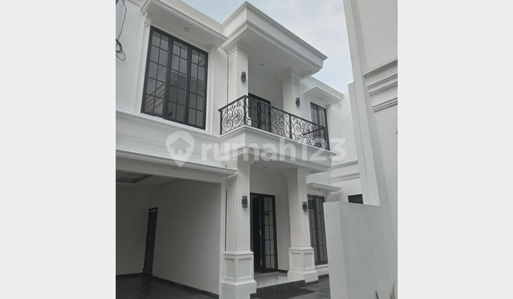 SIAP HUNI, LUAS, CARPORT 2 MOBIL DI KAWASAN ASRI JAGAKARSA