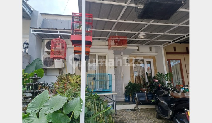 MURAH: 1,5 LANTAI DENGAN TANAH LUAS & DIAPIT 3 PINTU TOLL MURAH: 1,5 LANTAI DENGAN TANAH LUAS & DIAPIT 3 PINTU TOLL