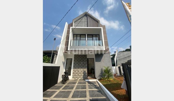 HOOK HOUSE, SUITABLE FOR BUSINESS LOCATION. ADJACENT TO GRAND DEPOK CITY (GDC). 1