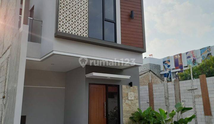 Rumah Tropical Akses 2 Mobil Persis Nempel Jalan Raya 2