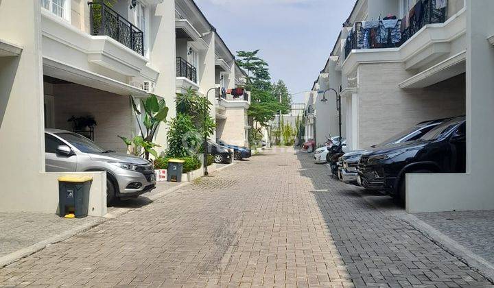 Perdana Rumah Mewah Dengan Carport 2 Mobil Di Gandul, Cinere. 5 Menit Tol Brigif 2