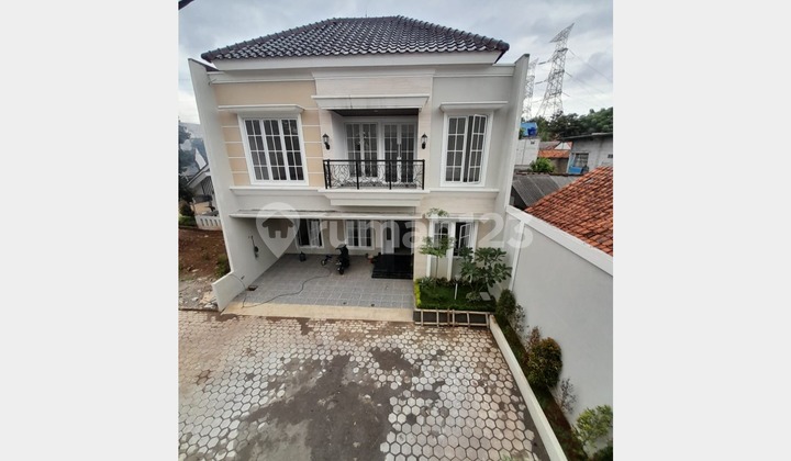 Rumah Bata Merah, Mewah. Carport 2 Mobil 5 Menit Tol Brigif 1