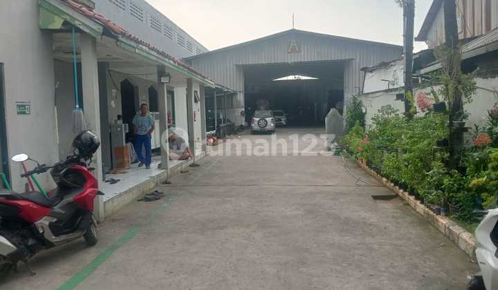 Dijual Gudang 2 Unit Bangunan Ada Office 1 KM Ke Tol Jatiasih di Jalan Raya Cikunir Bekasi Selatan