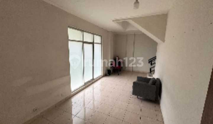 4-Story Ruko Hook Furnished Strategically, located in City Square Business Park Kalideres, West Jakarta. 2