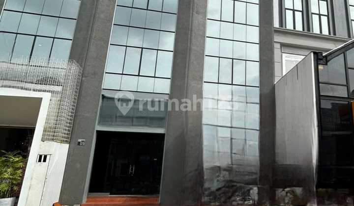 For Rent Luxury 4-Story Shop House with Lift & Alfresco in Sedayu City, Kelapa Gading, North Jakarta For Rent Luxury 4-Story Shop House with Lift & Alfresco in Sedayu City, Kelapa Gading, North Jakarta
