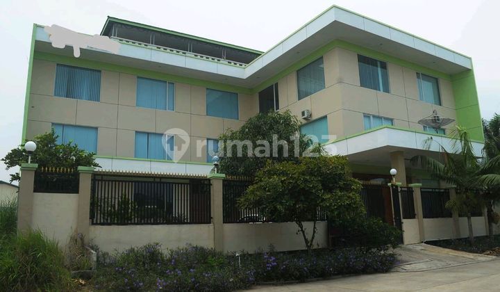 Three-Storey Building and Warehouse with 40 Ft Container Access in Harapan Indah City, Bekasi 1