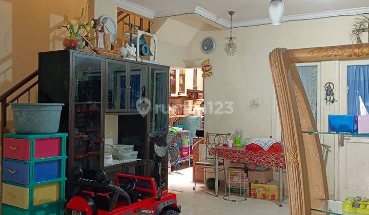 Rumah 2 Lantai di Dalam Komplek Puri Permata Mediterania 2