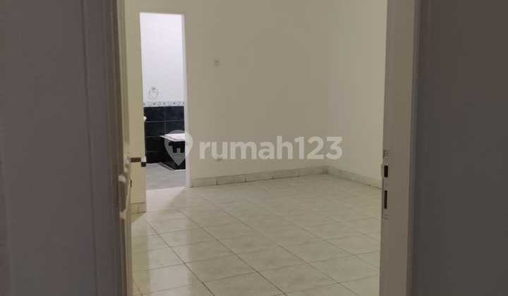 Murah !! Dijual !! Rumah Mewah 10x20 Siap Huni di Villa Permata Gading Hadap Utara  2