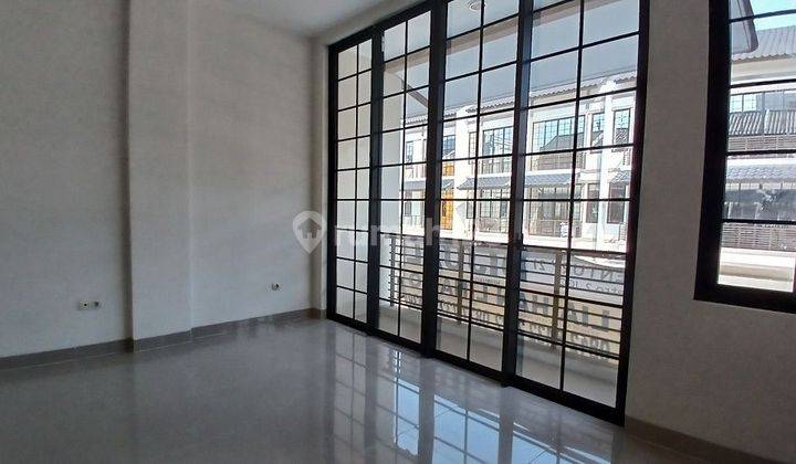 Murah Dijual Cepat Ruko Jual Rugi Siap Pakai Cocok Untuk Kantor 4,5 X 17,5 di Gading Soho Sedayu City , Bisa Nego 2