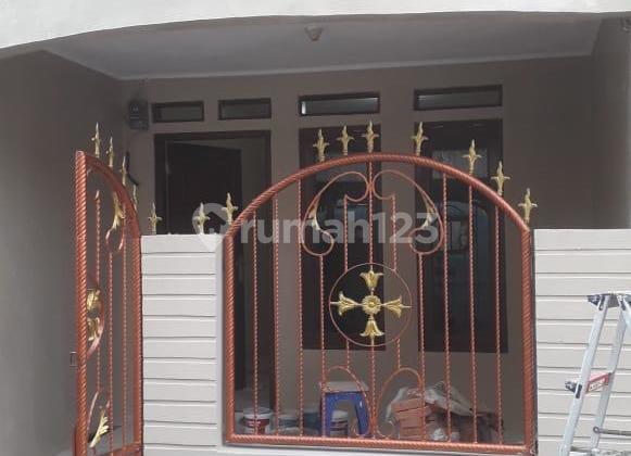 Cheap !! For Sale Renovated 4x16 Move-In Ready Vacant House in Kramat Senen 2