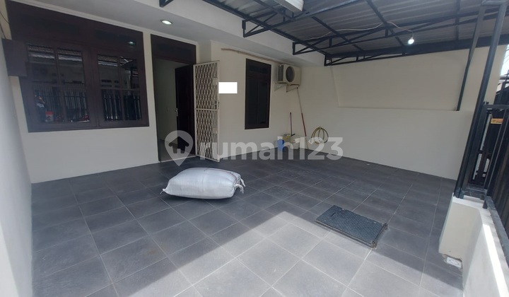 Murah !! Disewakan Rumah Siap Huni Jalan 2 Mobil di Belakang Mall Kelapa Gading Hadap Barat 2