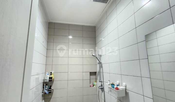 Cheap!! For Rent/For Sale!! Adjoined Shop House 4.5X17 Ready to Use, Suitable for Business in Sedayu City Gading Soho