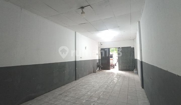 Cheap !! Ready-to-Use Shop House for Rent/Sale 4X29.25 on Jl. Letjen Suprapto Kemayoran Facing South 2