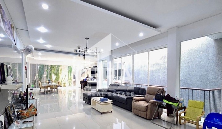 Cheap !! For Sale LUX House 220 sqm in Villa Permata Gading West Facing , Negotiable , Negotiable