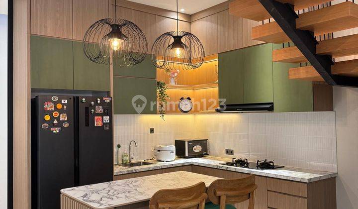 Murah! Jual Rumah Imperial.gading Design Interior 8.5x17 Hadep Timur 1