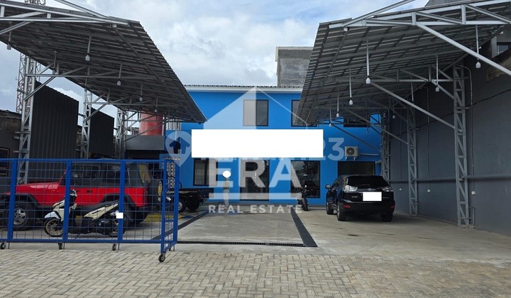 Cheap !! Quick Sale !! 324 Square Meter Plot Suitable for Business in Ciputat Tangerang Good Location by the Roadside, Negotiable