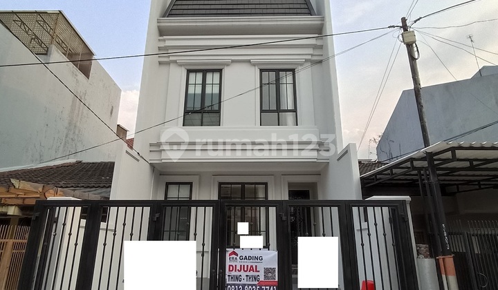 For Sale Quick !! Minimalist House 6 x 17 Ready to Live In Semi-Furnished in Janur Kuning, Negotiable