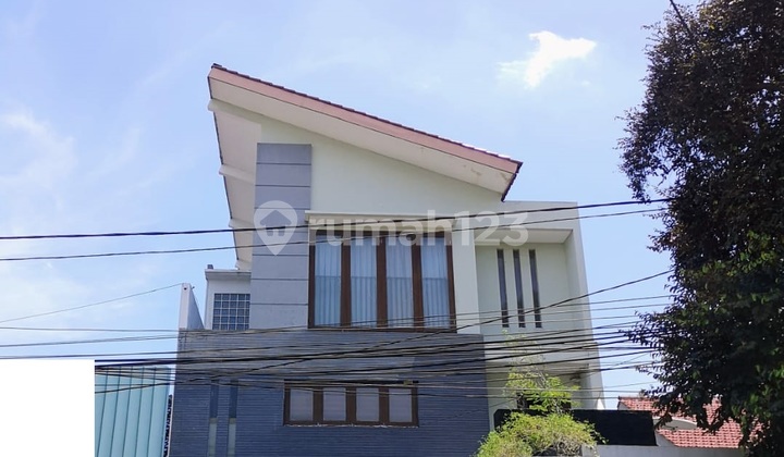 Murah !! Dijual Rumah Minimalis 7,7 X 27,2 Siap Huni Jalan 3 Mobil Pinggir Jalan di Rawamangun Hadap Barat 2