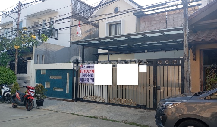 Cheap !! Quick Sale !! Ready-to-Live House 196sqm 3-Car Road in Gading Griya Lestari 2