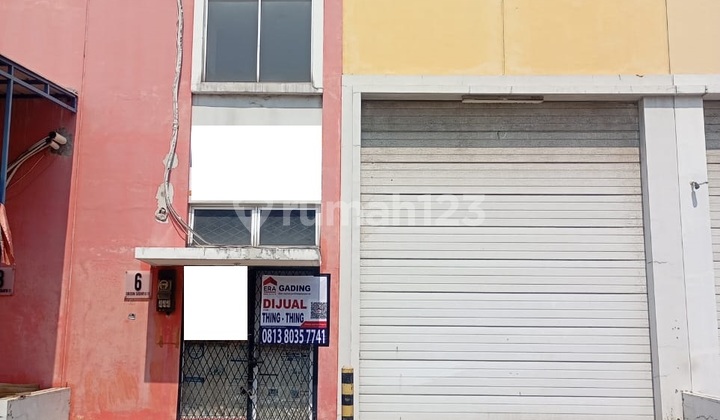 Cheap !! Quick Sale !! Ready-to-Use Warehouse, 162 sqm in Green Sedayu Bizzpark Cakung, Negotiable Cheap !! Quick Sale !! Ready-to-Use Warehouse, 162 sqm in Green Sedayu Bizzpark Cakung, Negotiable