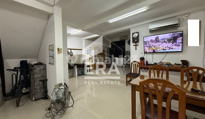 Murah !! Dijual !! Rumah 6x19 Sudah Renovasi di Janur Kuning Residence Hadap Tenggara