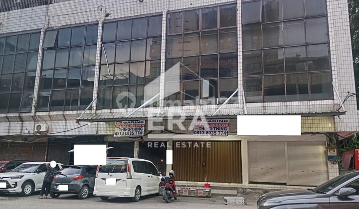 Murah !! Disewa/Dijual Ruko Gandeng 3 Siap Pakai Luas 186 Hadap Selatan di Gunung Sahari Raya