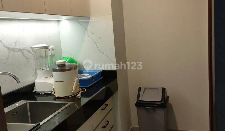 Murah Dijual Cepat Apt. The Kensington Tower Clifford Harga Miringluas 102 Lantai Rendah Semi Furnish , Bisa Nego 2