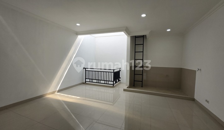 Murah !! Dijual Rumah Brand New 6x17 Jalan 3 Mobil di Janur Asri Hadap Selatan 2