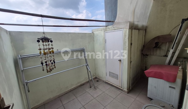 Cheap!! For Sale Ready-to-Use Shop House 4X16, 3-Car Road Access in De Residence Puri Harapan Bekasi, South Facing 2