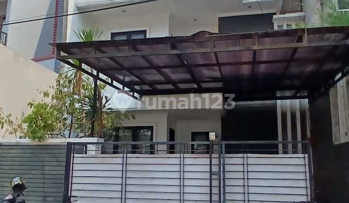 Cheap! For sale, minimalist house 8x18 in Sunter, facing west.